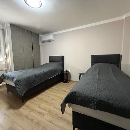 Bella Mela 2 * توزلا